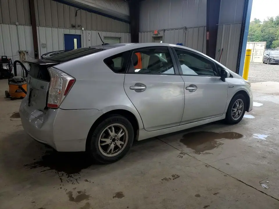 2011 TOYOTA PRIUS TWO  