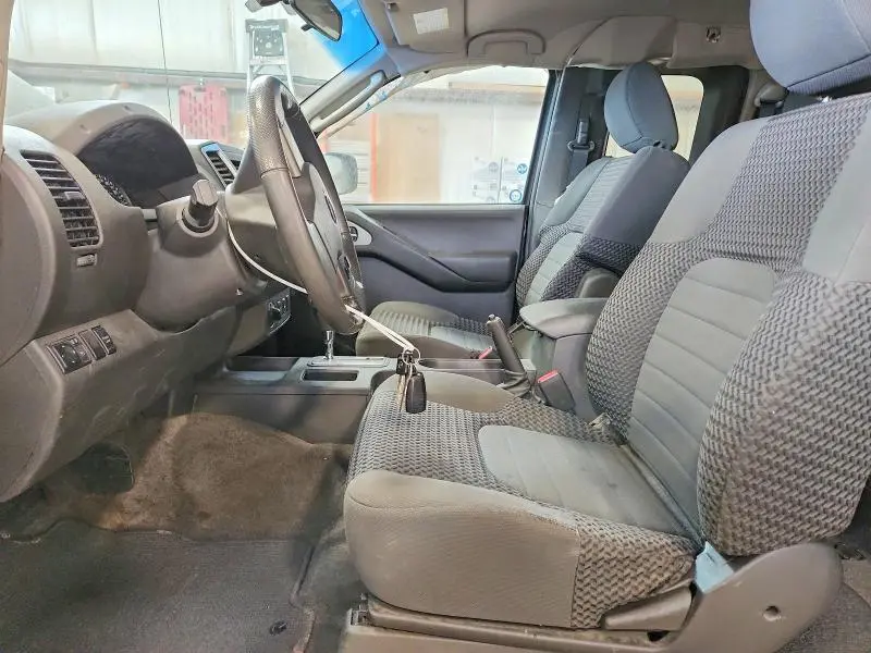 2011 NISSAN FRONTIER SV  