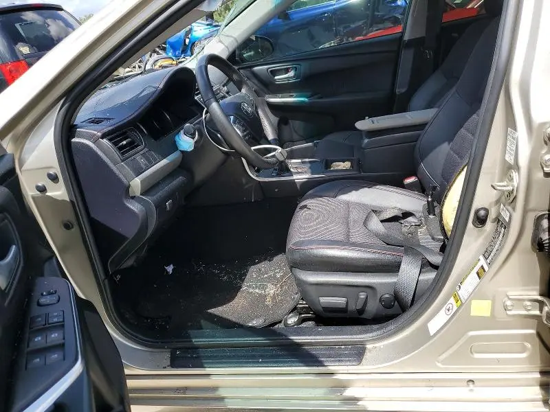 2017 TOYOTA CAMRY SE  