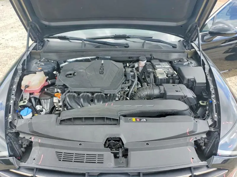 2022 HYUNDAI SONATA SE  