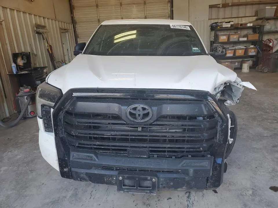 2026 TOYOTA TUNDRA SR  
