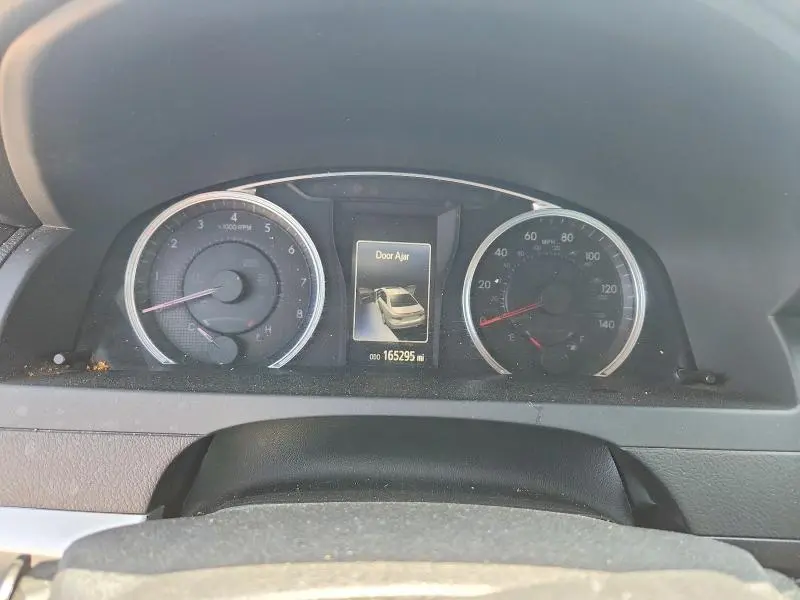 2015 TOYOTA CAMRY SE  