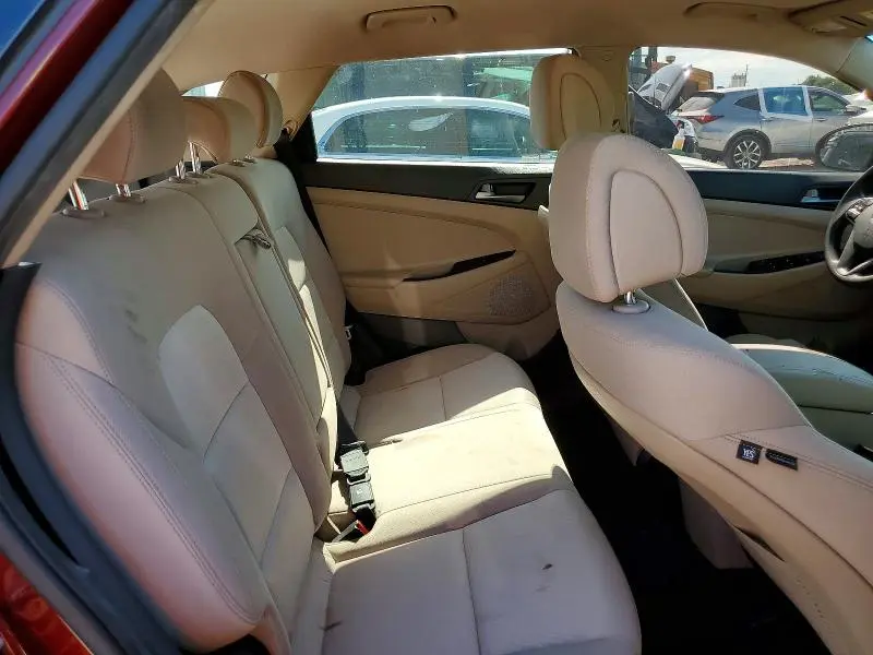 2017 HYUNDAI TUCSON SE  