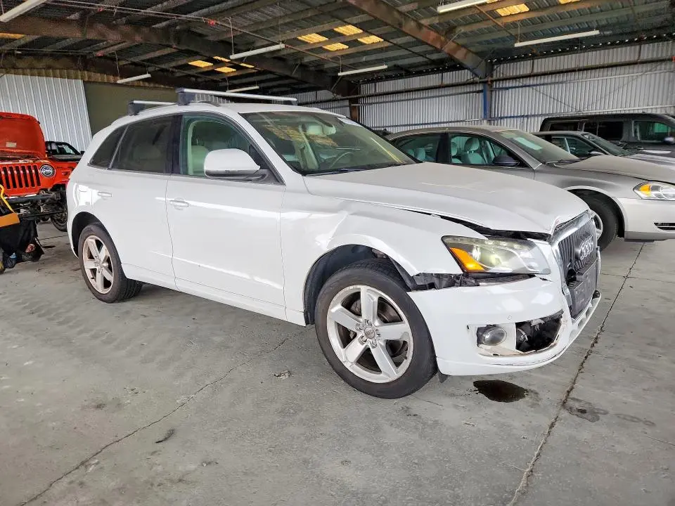 2011 AUDI Q5 PREMIUM PLUS  