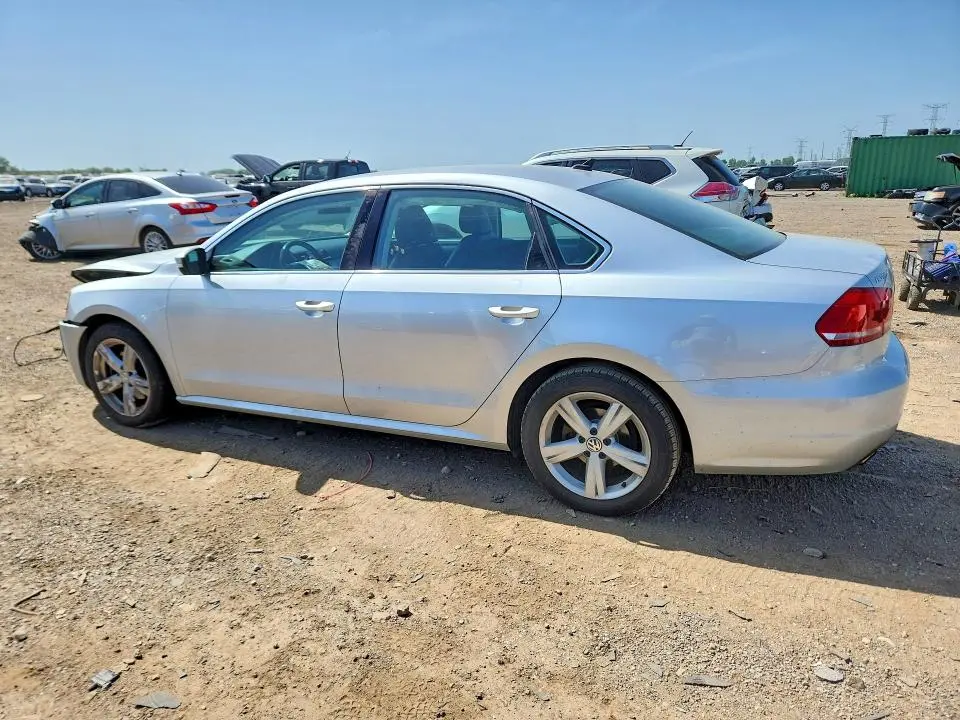 2015 VOLKSWAGEN PASSAT SE  