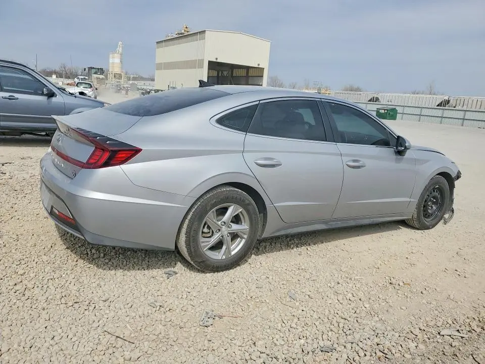 2023 HYUNDAI SONATA SE  