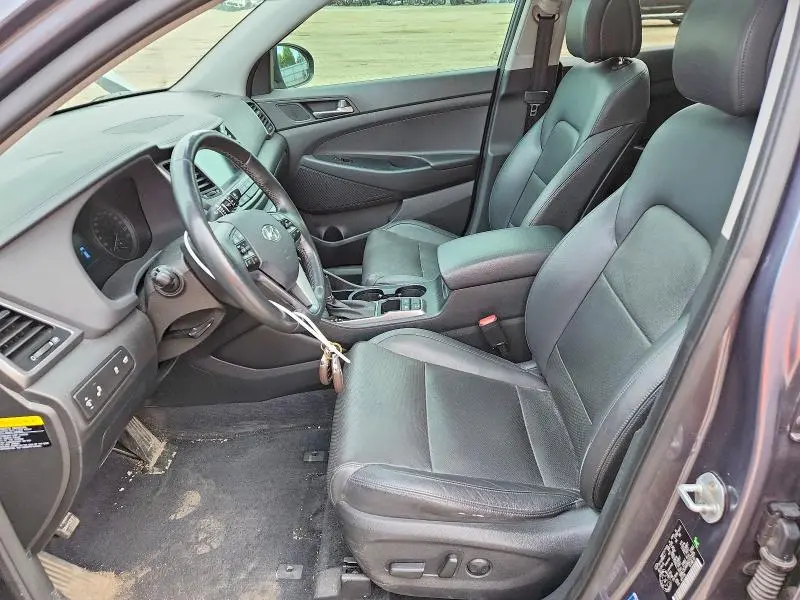2016 HYUNDAI TUCSON SE  