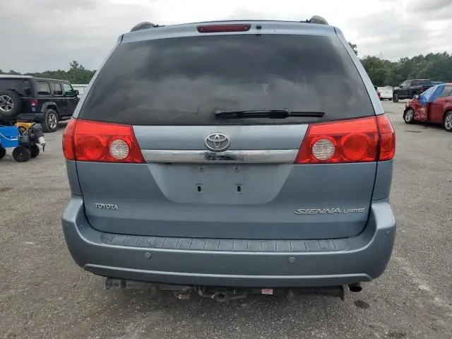 2010 TOYOTA SIENNA XLE