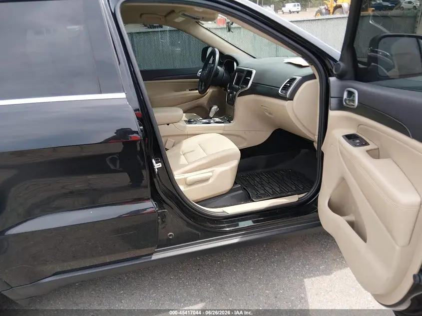 2019 JEEP GRAND CHEROKEE LAREDO E 4X4