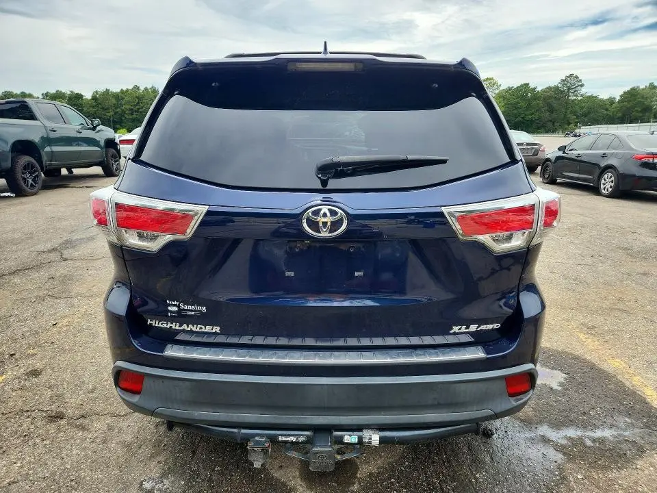 2014 TOYOTA HIGHLANDER XLE  