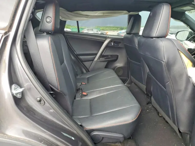2017 TOYOTA RAV4 SE  