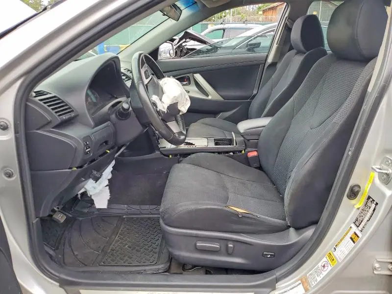2010 TOYOTA CAMRY SE  