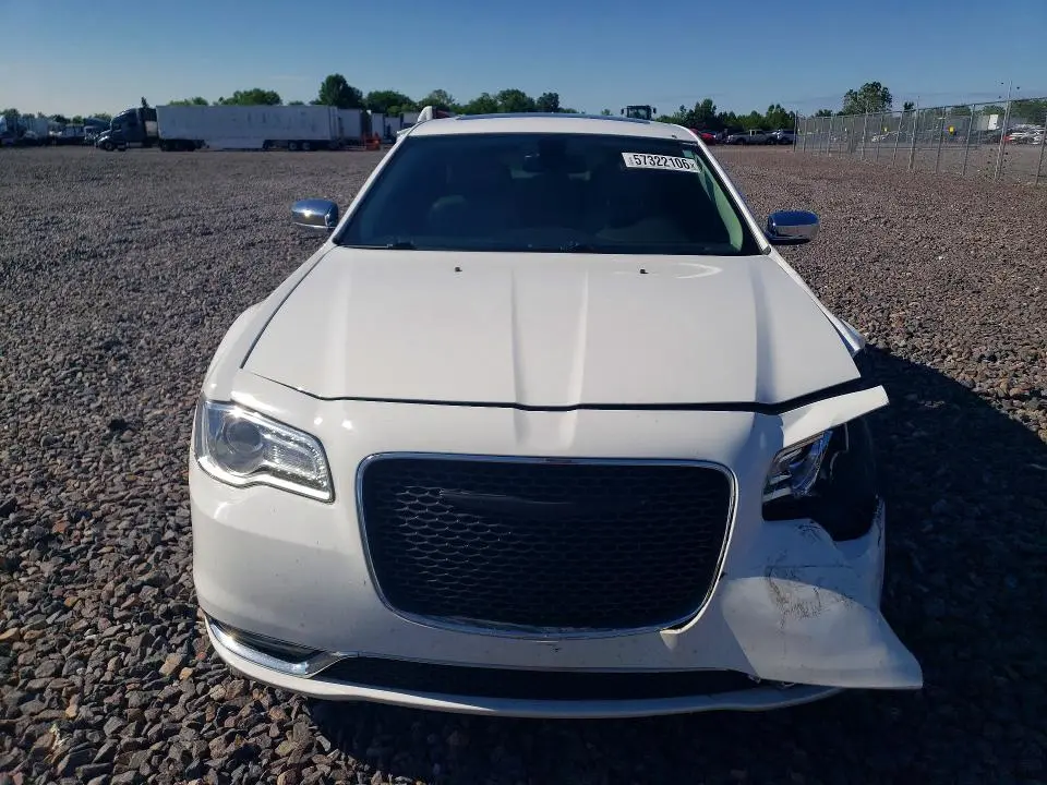 2016 CHRYSLER 300C   