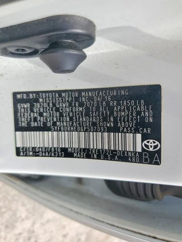 2016 TOYOTA COROLLA LE PLUS  