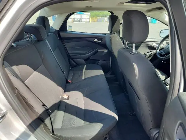 2016 FORD FOCUS SE  