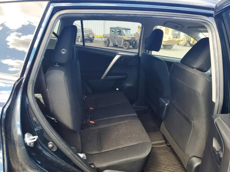 2018 TOYOTA RAV4 LE  