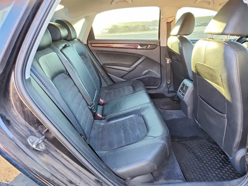 2013 VOLKSWAGEN PASSAT SEL  