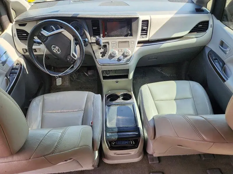 2017 TOYOTA SIENNA XLE 7-PASSENGER  