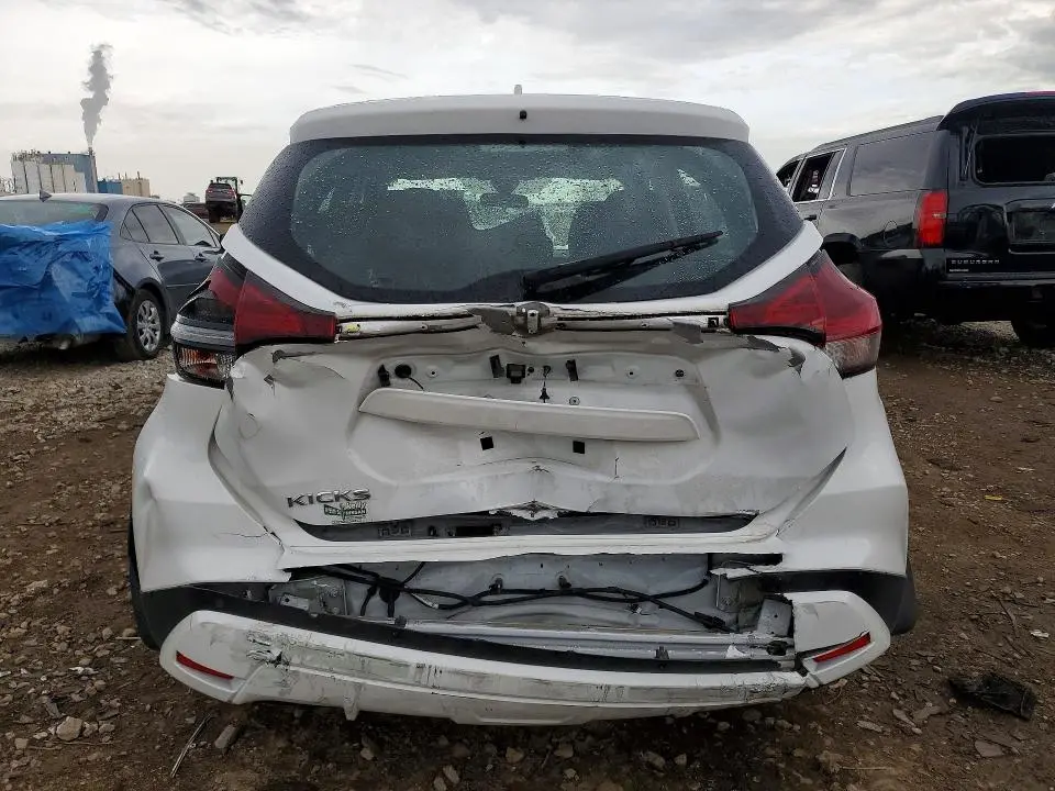 2024 NISSAN KICKS S  
