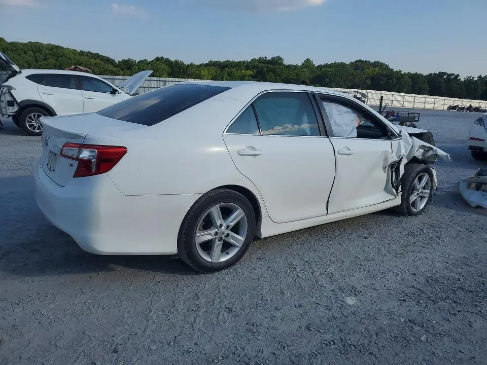 2012 TOYOTA CAMRY SE  