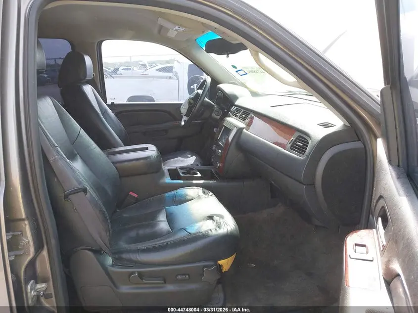 2011 CHEVROLET TAHOE LS