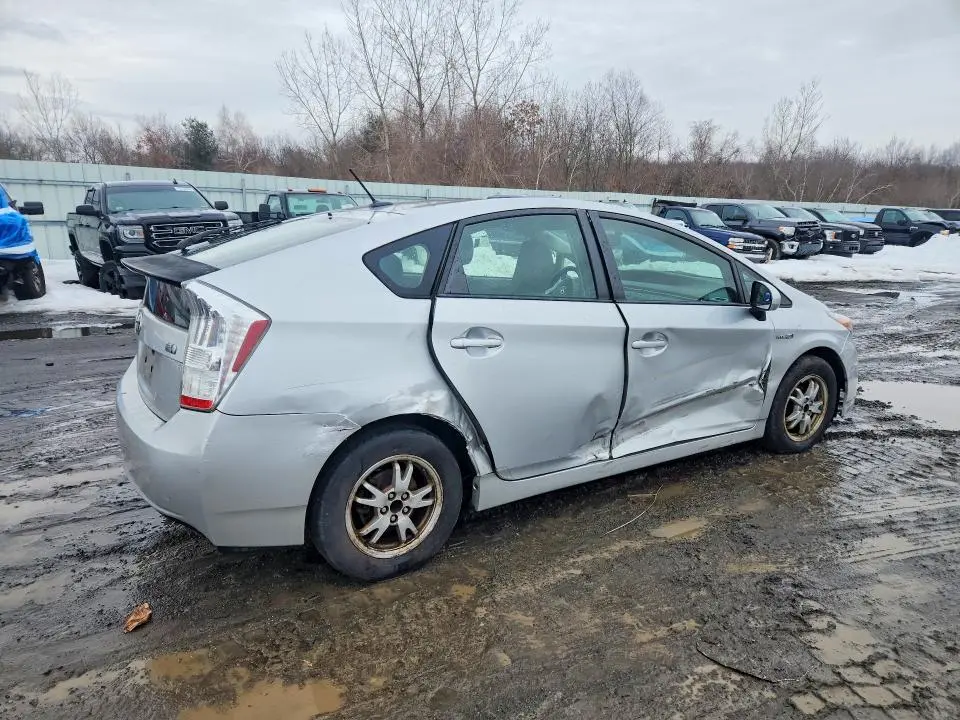 2011 TOYOTA PRIUS THREE  