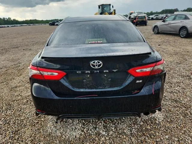 2018 TOYOTA CAMRY SE  