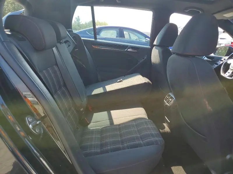 2010 VOLKSWAGEN GTI   