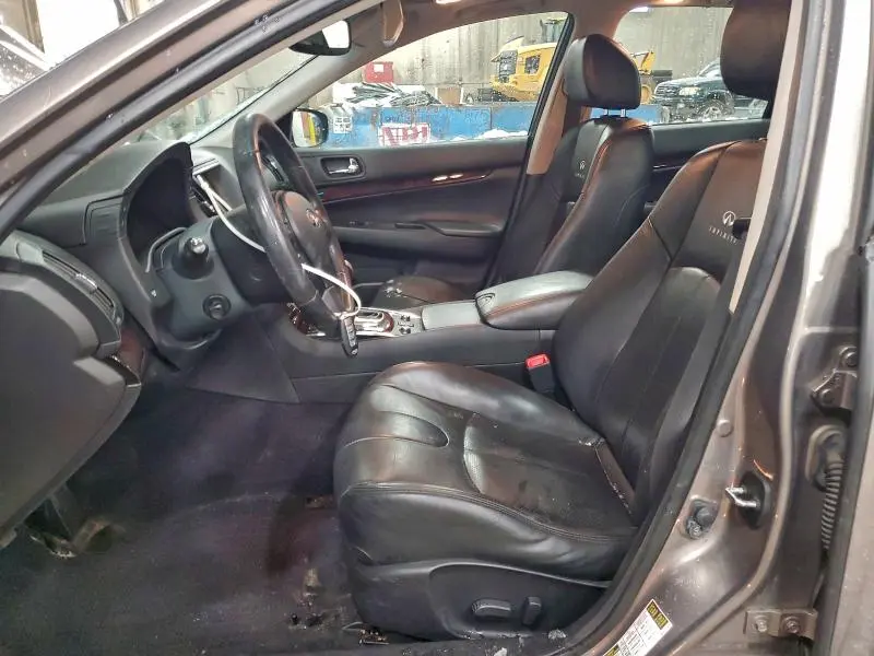 2011 INFINITI G37   