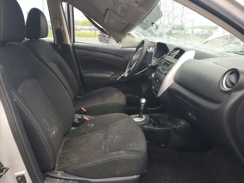 2018 NISSAN VERSA SV  