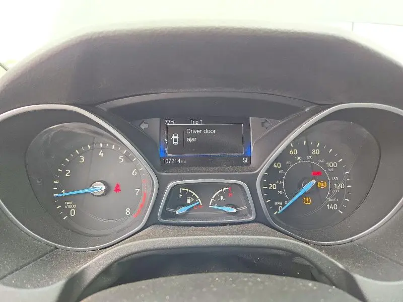 2015 FORD FOCUS SE  