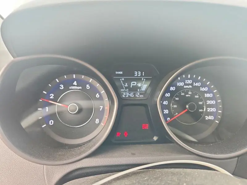 2014 HYUNDAI ELANTRA SE  