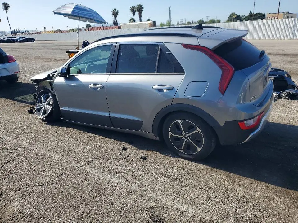 2023 KIA NIRO EX  
