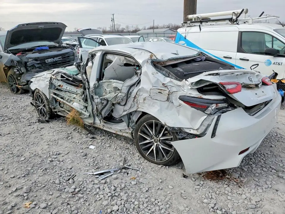 2022 TOYOTA CAMRY SE  