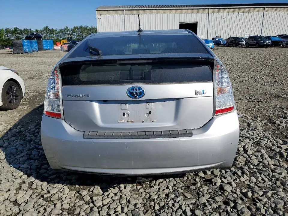 2011 TOYOTA PRIUS THREE  