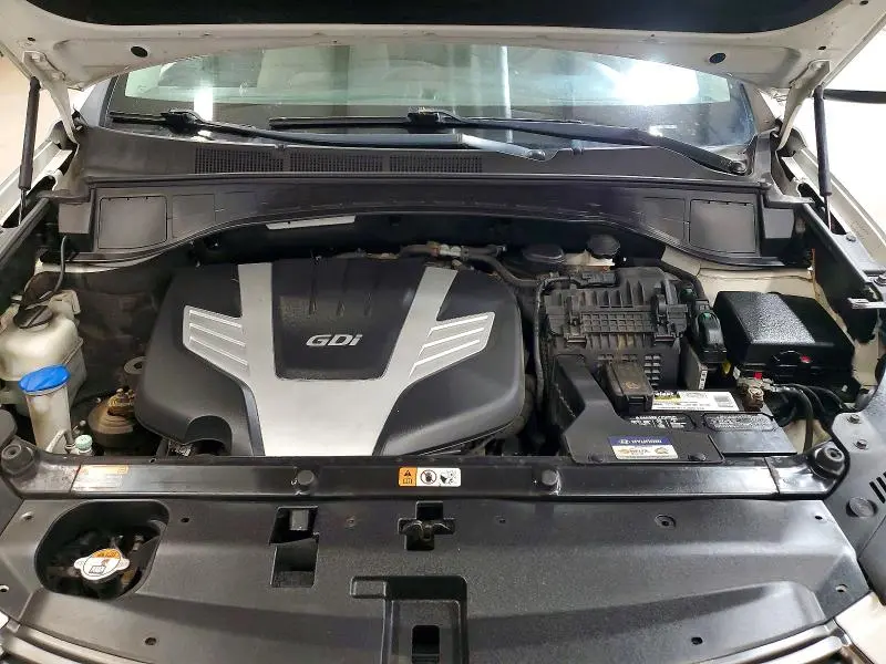 2017 HYUNDAI SANTA FE SE  