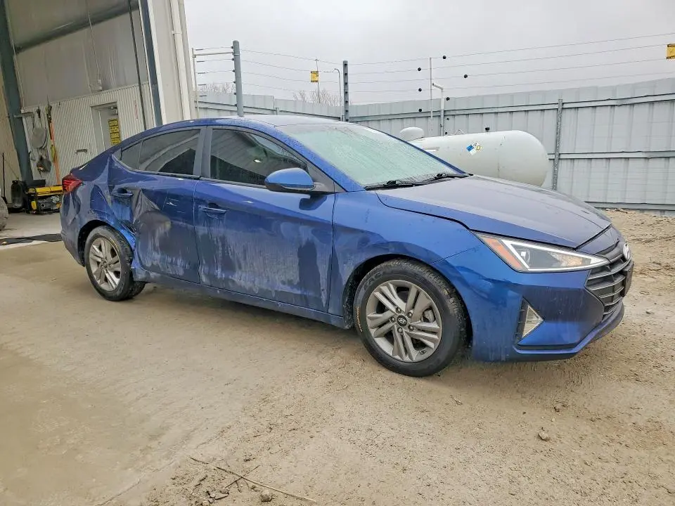 2020 HYUNDAI ELANTRA SEL  