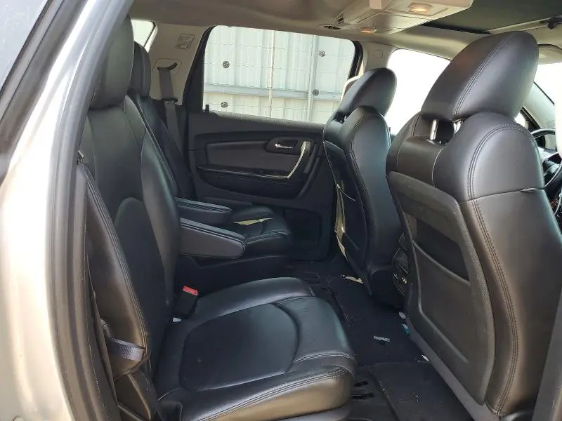 2012 CHEVROLET TRAVERSE LT  