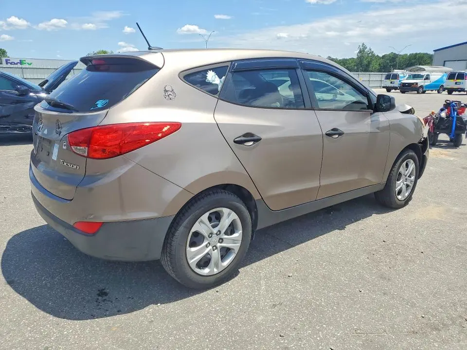 2011 HYUNDAI TUCSON GL  