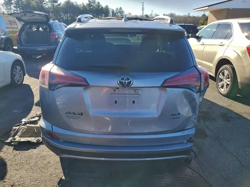 2018 TOYOTA RAV4 XLE  