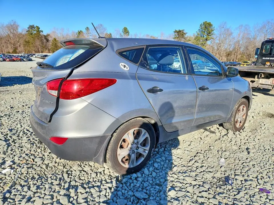2010 HYUNDAI TUCSON GLS  