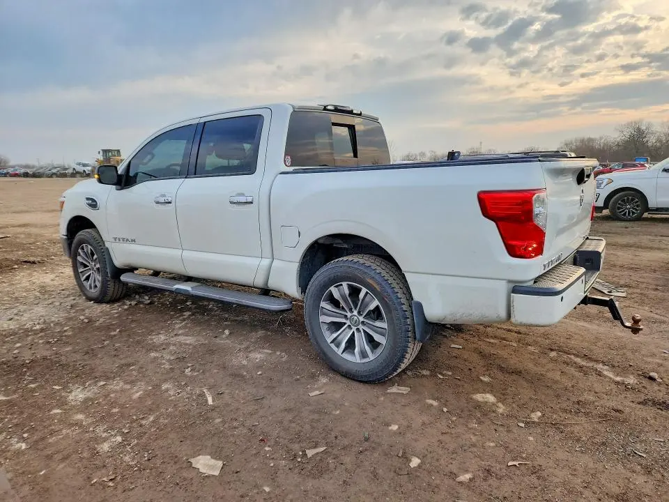 2017 NISSAN TITAN SL  