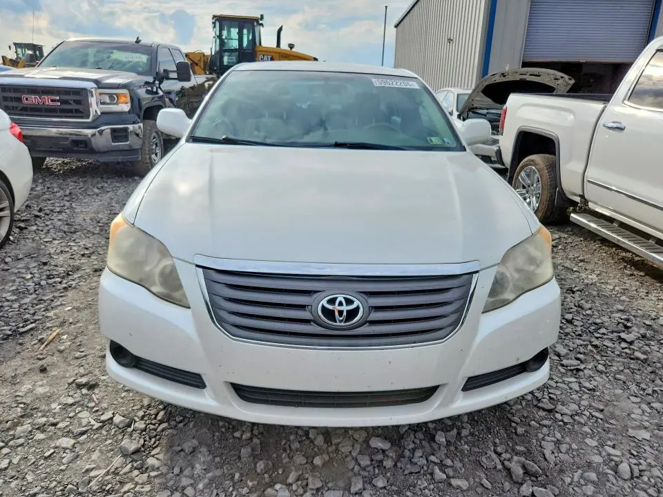 2010 TOYOTA AVALON XL  