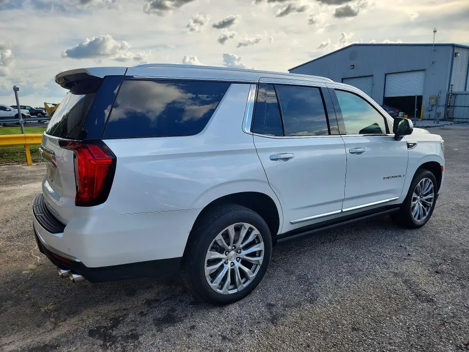 2021 GMC YUKON DENALI  
