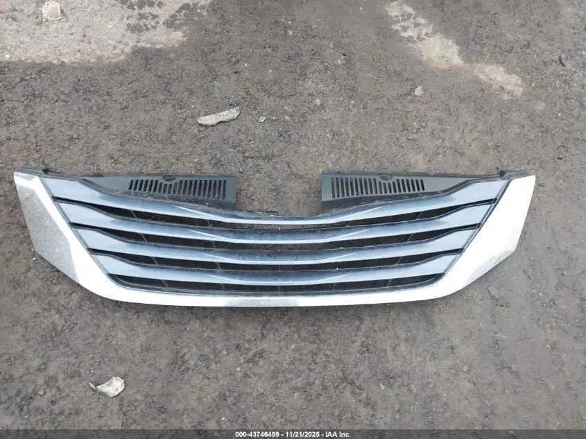 2015 TOYOTA SIENNA LE 8 PASSENGER