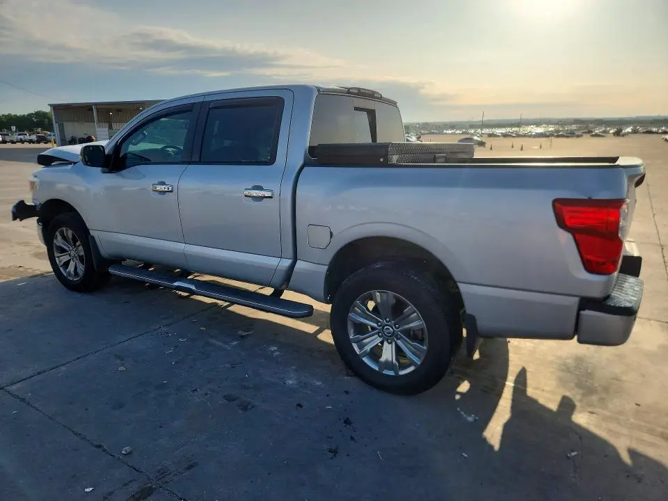 2018 NISSAN TITAN SV  