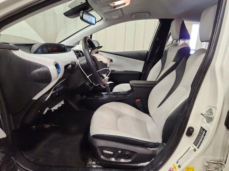 2019 TOYOTA PRIUS XLE  