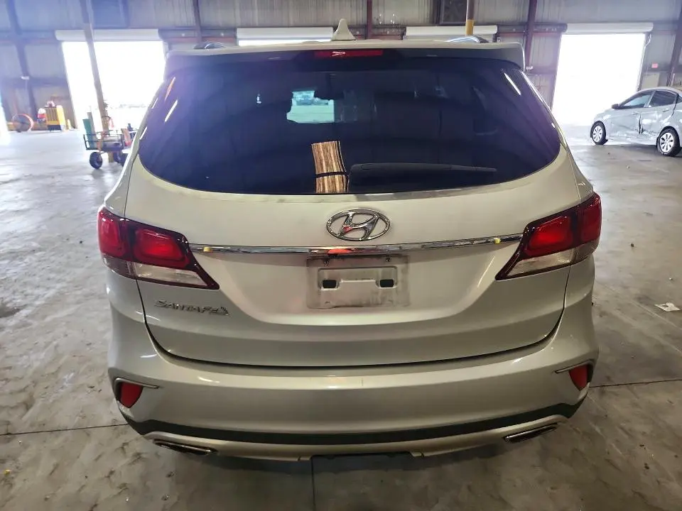 2017 HYUNDAI SANTA FE SE  
