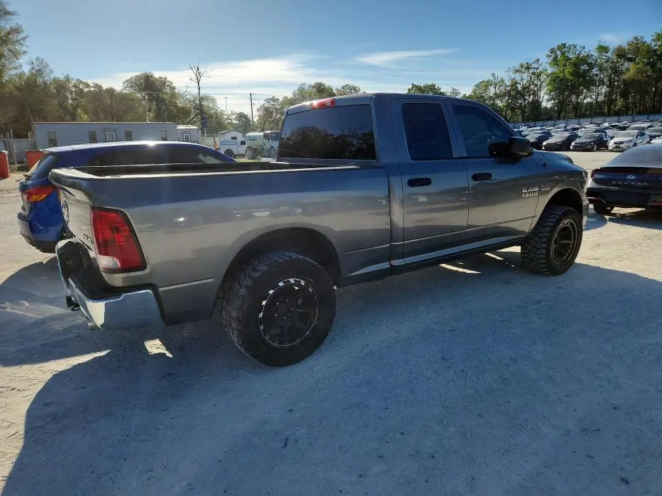 2013 RAM 1500 ST  