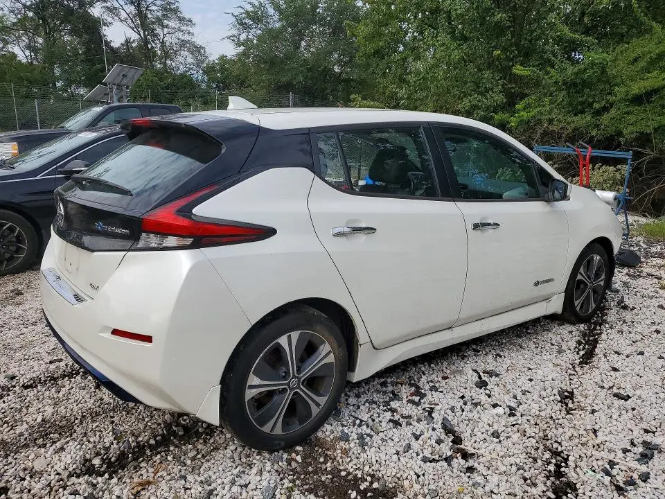 2018 NISSAN LEAF SV  